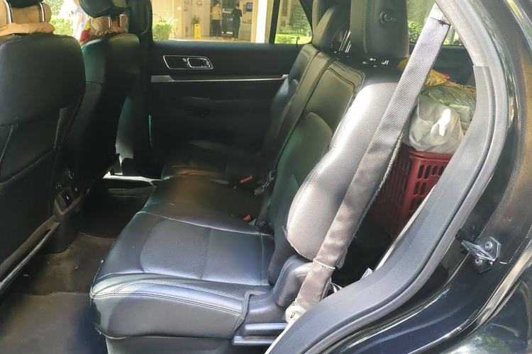 Used Ford Explorer 2016 2.3T Elite Edition Interior 4
