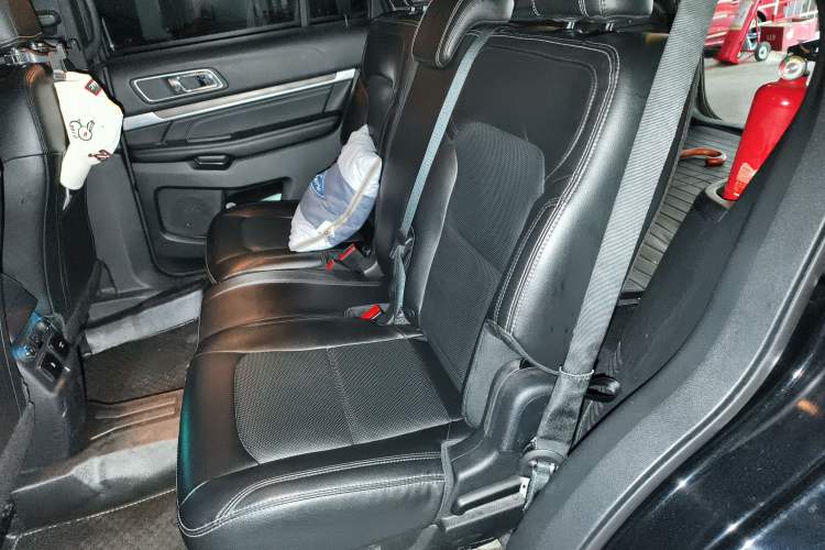 Used Ford Explorer 2016 2.3T Elite Edition Interior 4