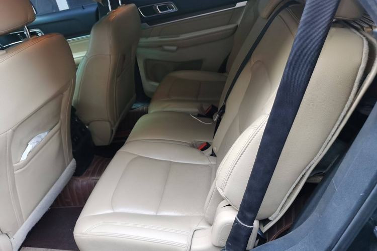 Used Ford Explorer 2016 2.3T Elite Edition Interior 4
