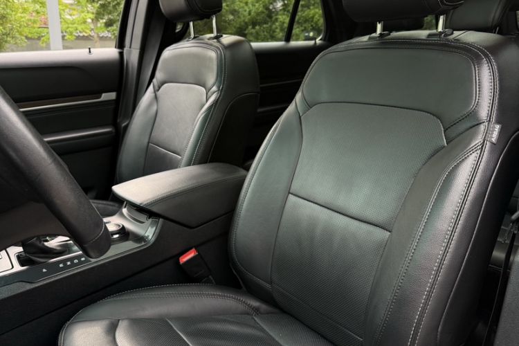 Used Ford Explorer 2016 2.3T Elite Edition Interior 6