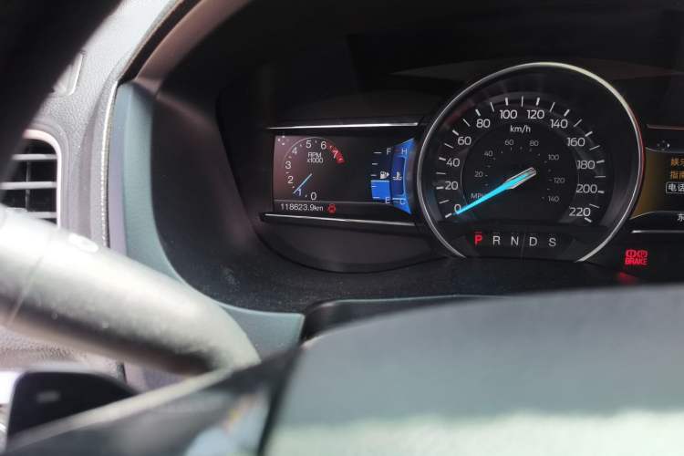 Used Ford Explorer 2016 2.3T Fashion Edition Odometer Close Up