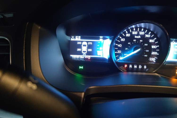 Used Ford Explorer 2016 2.3T Elite Edition Odometer Close Up