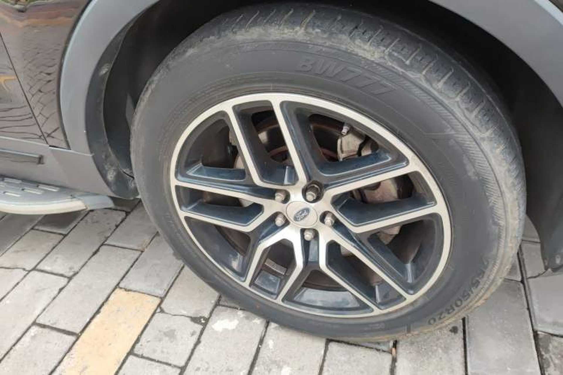 Used Ford Explorer 2016 3.5T Elite Edition Right Front Wheel Hub