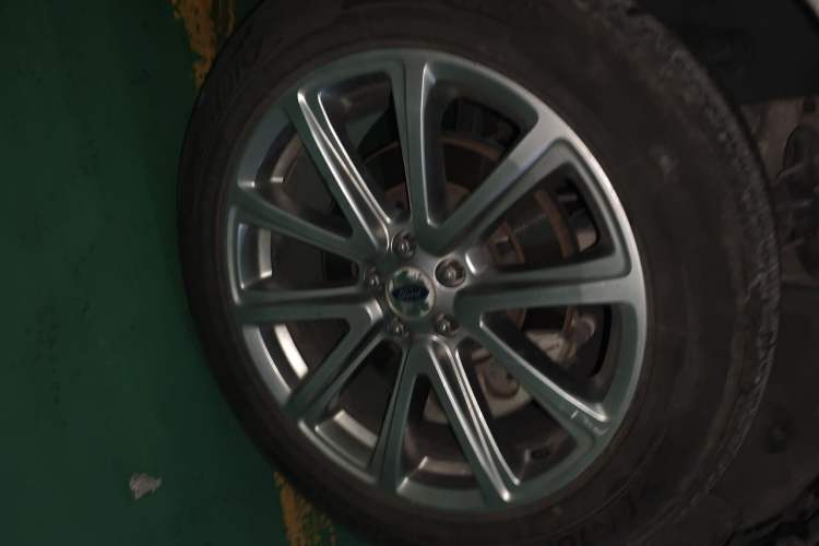 Used Ford Explorer 2016 2.3T Elite Edition Right Front Wheel Hub