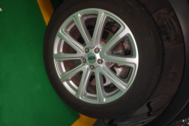 Used Ford Explorer 2016 2.3T Elite Edition Right Front Wheel Hub