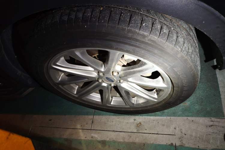 Used Ford Explorer 2016 2.3T Elite Edition Right Front Wheel Hub