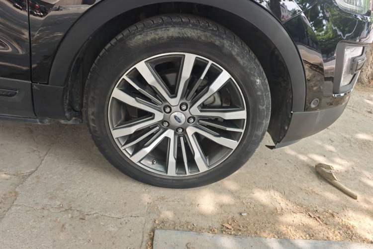 Used Ford Explorer 2016 3.5T Platinum Edition Right Front Wheel Hub