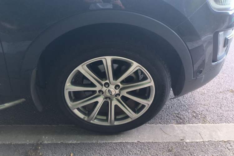 Used Ford Explorer 2016 2.3T Elite Edition Right Front Wheel Hub