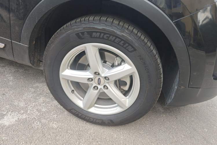Used Ford Explorer 2016 2.3T Fashion Edition Right Front Wheel Hub