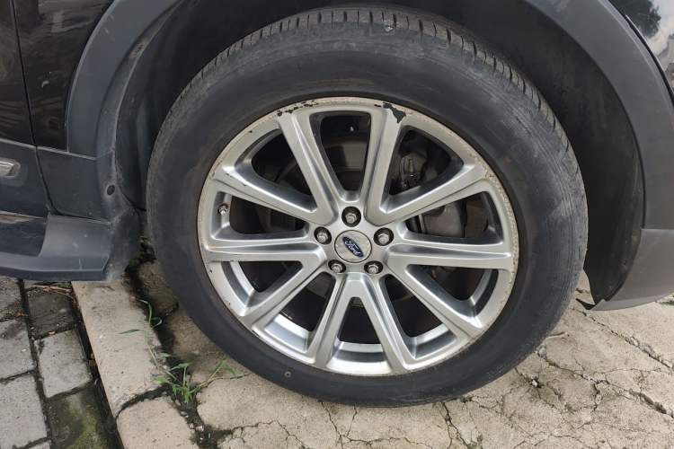 Used Ford Explorer 2016 2.3T Elite Edition Right Front Wheel Hub