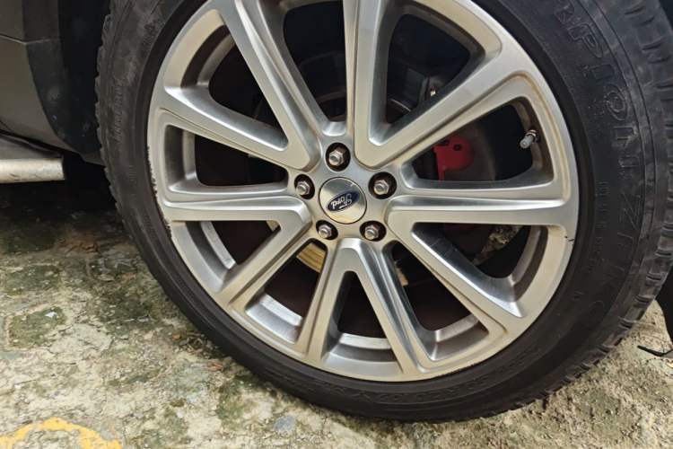 Used Ford Explorer 2016 2.3T Elite Edition Right Front Wheel Hub
