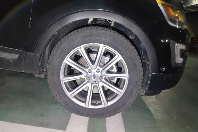 Used Ford Explorer 2016 2.3T Elite Edition Right Front Wheel Hub