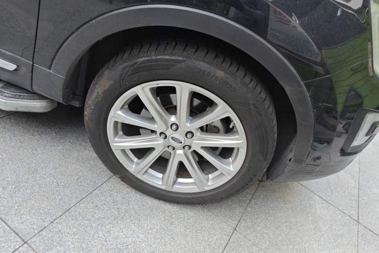 Used Ford Explorer 2016 2.3T Elite Edition Right Front Wheel Hub