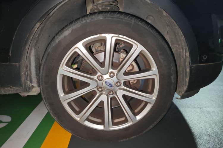 Used Ford Explorer 2016 2.3T Elite Edition Right Front Wheel Hub