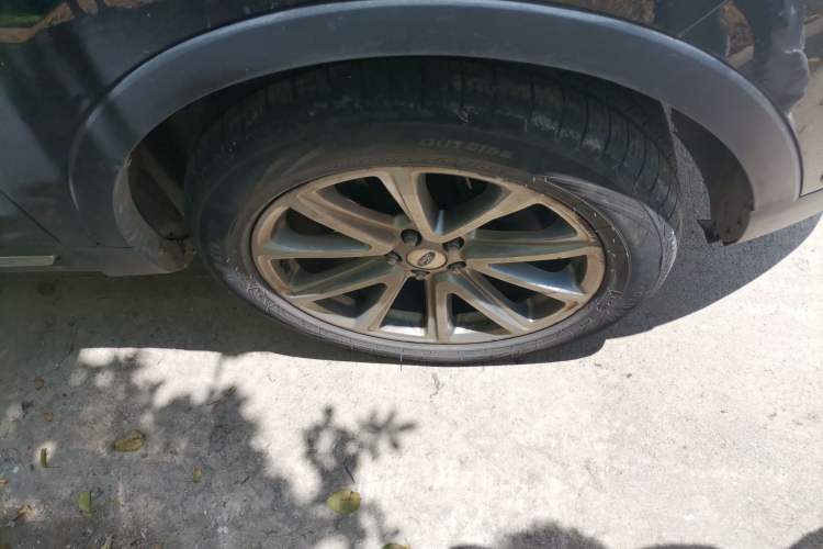 Used Ford Explorer 2016 2.3T Elite Edition Right Front Wheel Hub