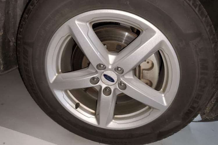 Used Ford Explorer 2016 2.3T Fashion Edition Right Front Wheel Hub