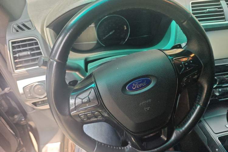 Used Ford Explorer 2016 2.3T Fashion Edition Steering Wheel