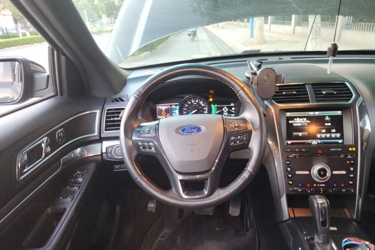Used Ford Explorer 2016 3.5T Sport Edition Steering Wheel