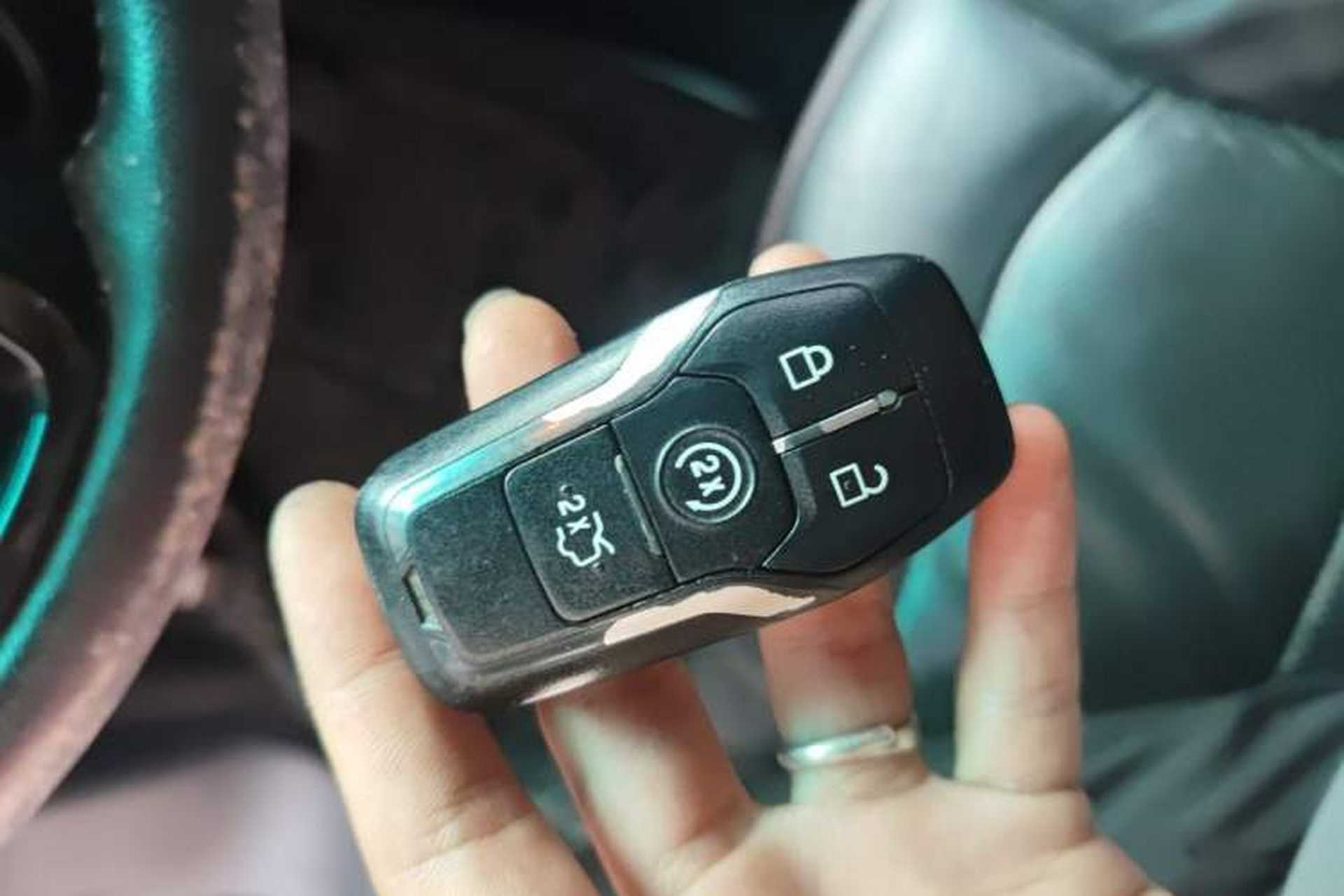 Used Ford Explorer 2016 3.5T Elite Edition Vehicle Key