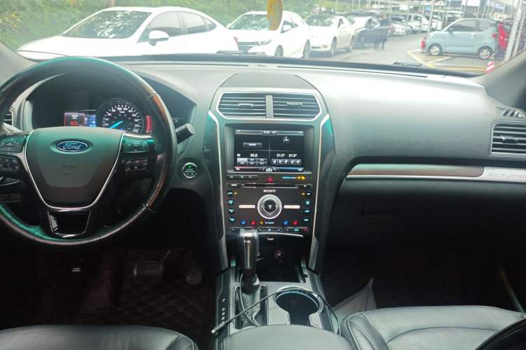 Used Ford Explorer 2016 2.3T Elite Edition Audio And AC Panel