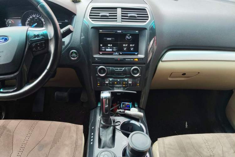 Used Ford Explorer 2016 2.3T Fashion Edition Audio And AC Panel