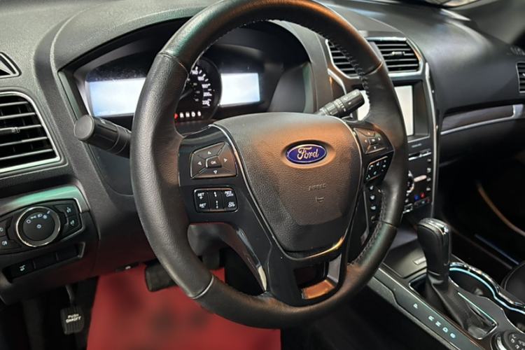 Used Ford Explorer 2016 2.3T Elite Edition Interior 1