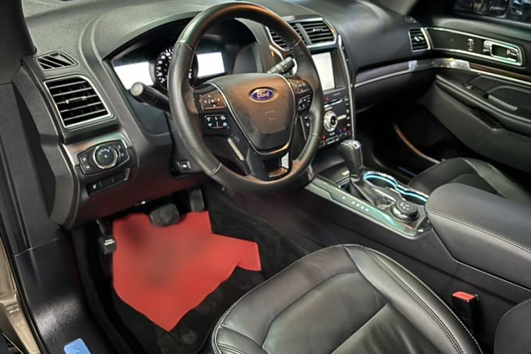 Used Ford Explorer 2016 2.3T Elite Edition Interior 5