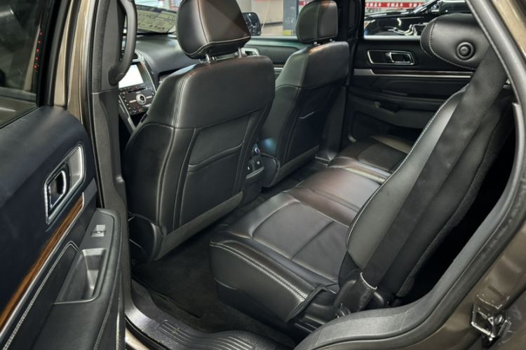 Used Ford Explorer 2016 2.3T Elite Edition Interior 7