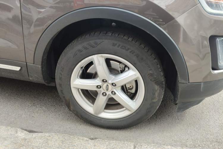 Used Ford Explorer 2016 2.3T Fashion Edition Right Front Wheel Hub