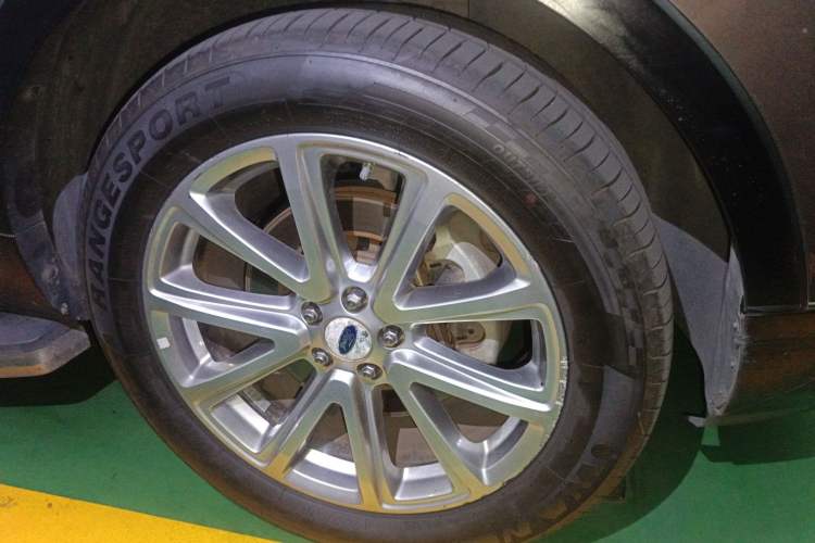 Used Ford Explorer 2016 2.3T Elite Edition Right Front Wheel Hub