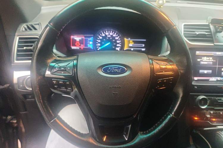 Used Ford Explorer 2016 2.3T Fashion Edition Steering Wheel