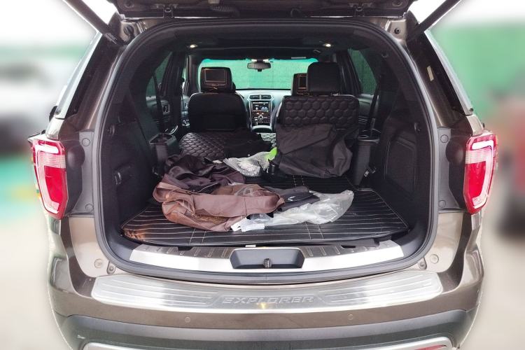 Used Ford Explorer 2016 2.3T Elite Edition Trunk