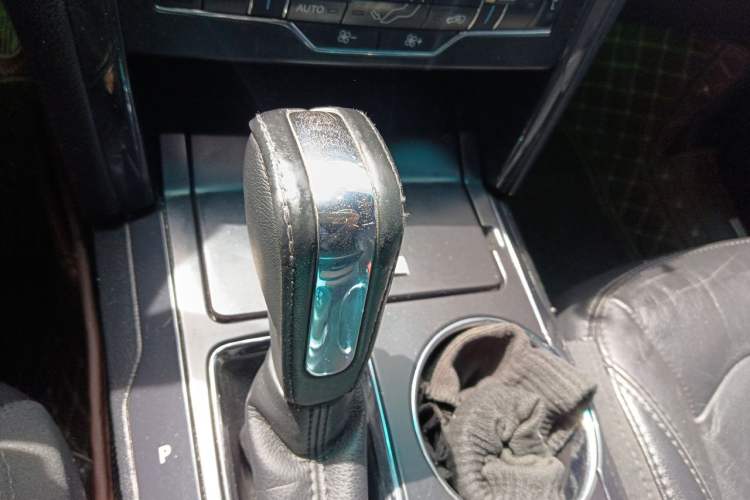 Used Ford Explorer 2016 2.3T Fashion Edition Gear Lever