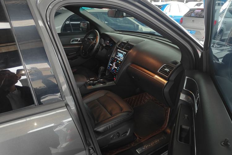 Used Ford Explorer 2016 2.3T Elite Edition Right Front Seat