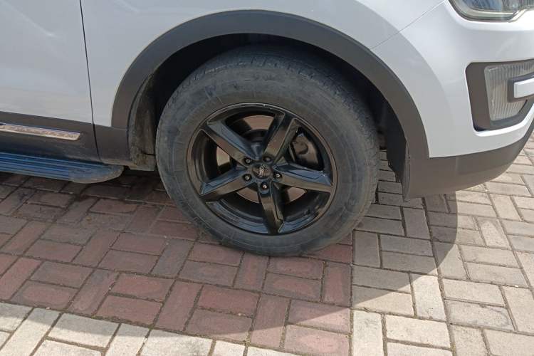 Used Ford Explorer 2016 2.3T Fashion Edition Right Front Wheel Hub
