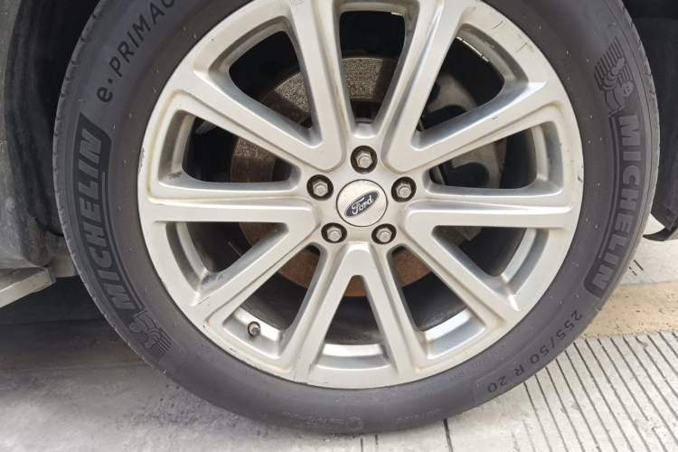 Used Ford Explorer 2016 2.3T Elite Edition Right Front Wheel Hub