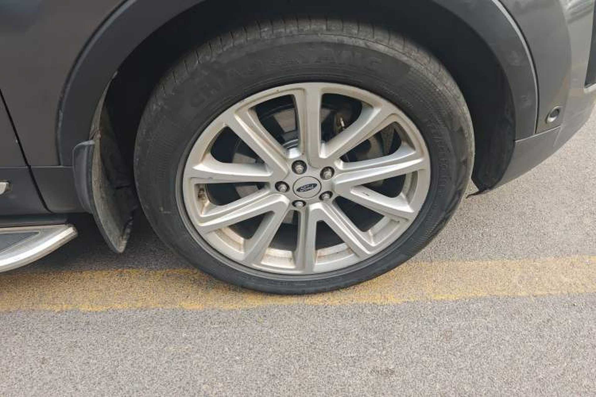 Used Ford Explorer 2016 2.3T Elite Edition Right Front Wheel Hub