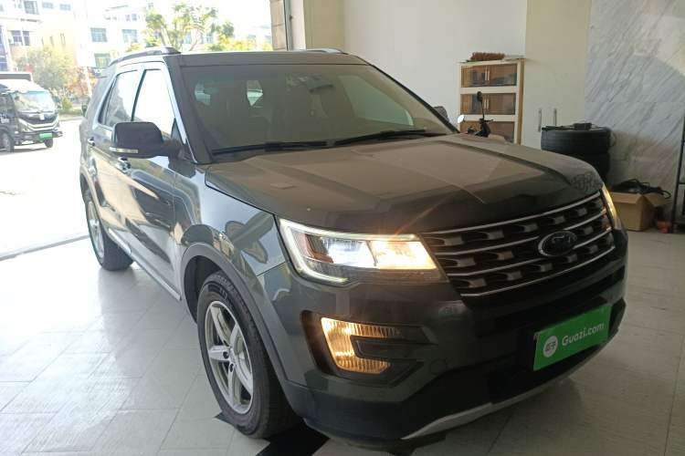 Used Ford Explorer 2016 2.3T Fashion Edition Front Right 45 Deg