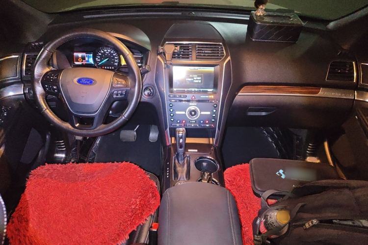 Used Ford Explorer 2016 2.3T Elite Edition Interior 2