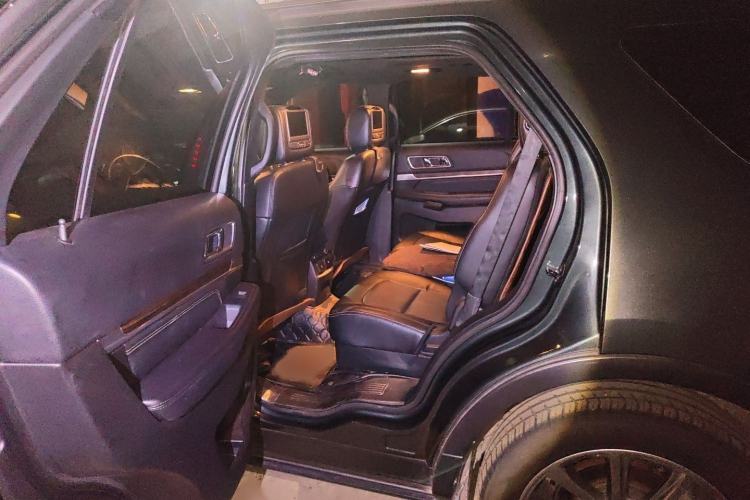 Used Ford Explorer 2016 2.3T Elite Edition Interior 4