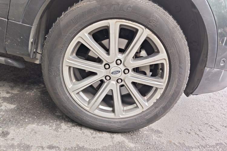 Used Ford Explorer 2016 2.3T Elite Edition Right Front Wheel Hub