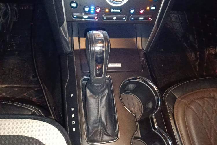 Used Ford Explorer 2016 2.3T Elite Edition Gear Lever
