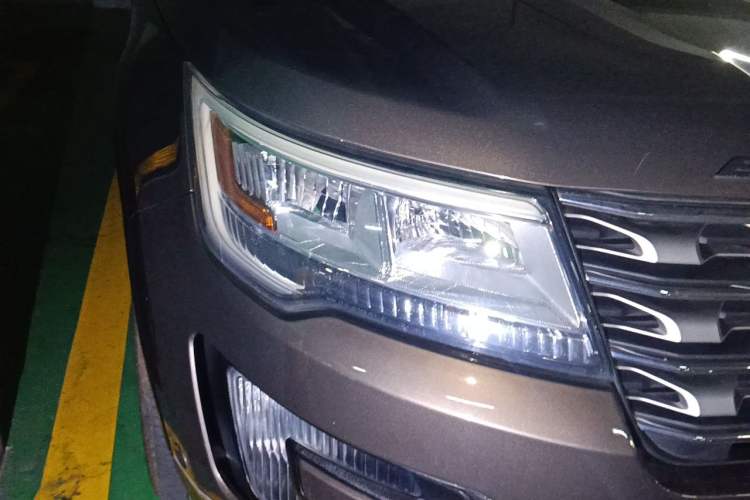 Used Ford Explorer 2016 2.3T Elite Edition Right Front Headlight
