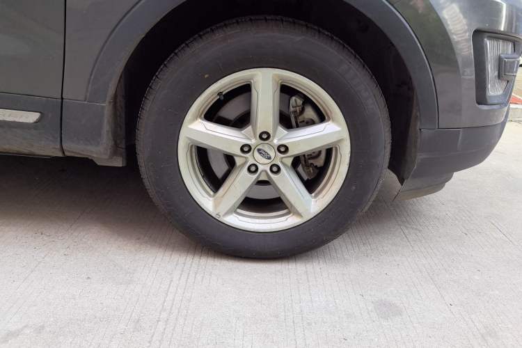 Used Ford Explorer 2016 2.3T Fashion Edition Right Front Wheel Hub