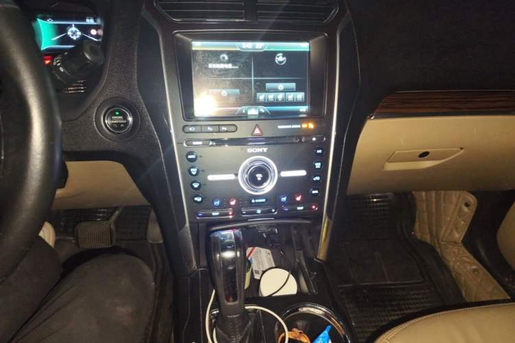 Used Ford Explorer 2016 2.3T Elite Edition Audio And AC Panel