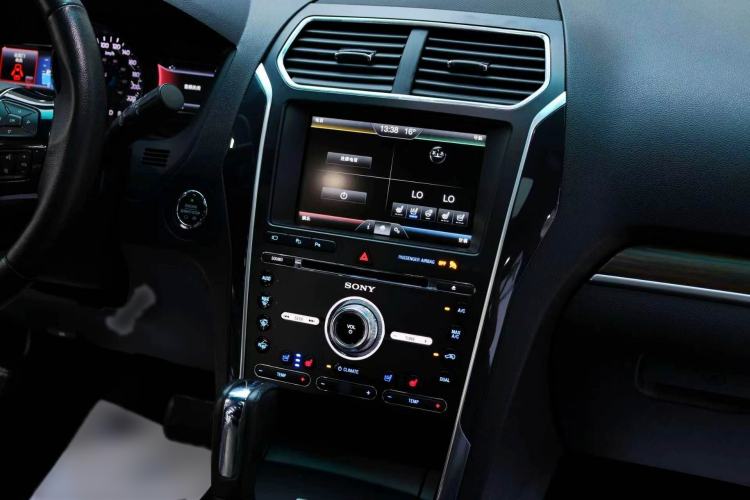 Used Ford Explorer 2016 3.5T Elite Edition Audio And AC Panel