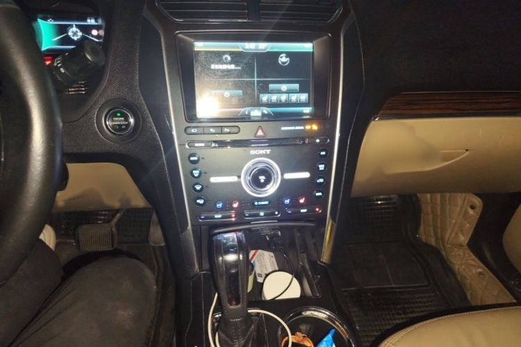 Used Ford Explorer 2016 2.3T Elite Edition Audio And AC Panel