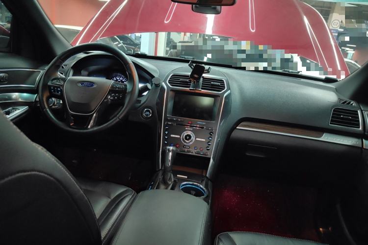 Used Ford Explorer 2016 2.3T Elite Edition Center Console