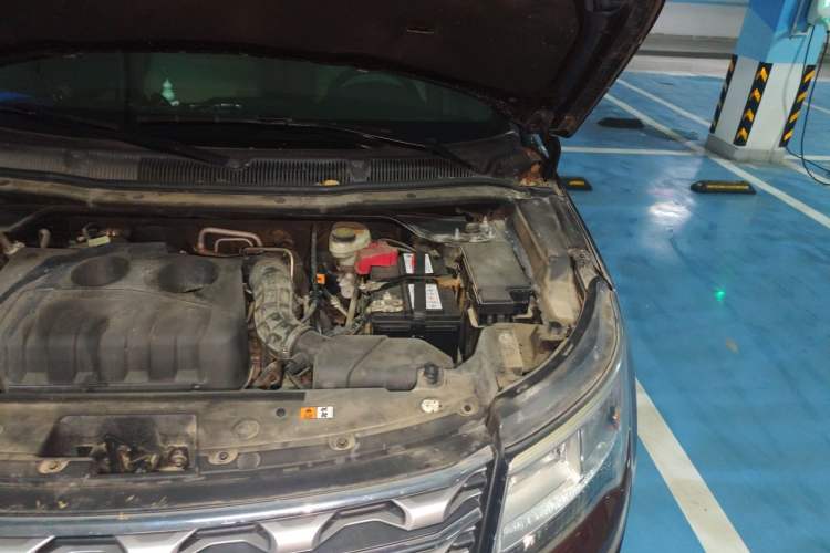 Used Ford Explorer 2016 2.3T Elite Edition Engine Bay Left