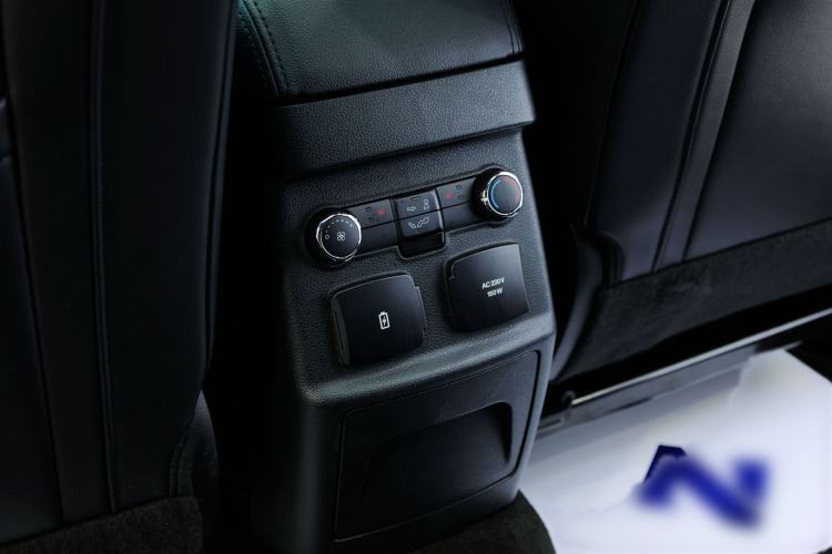 Used Ford Explorer 2016 3.5T Elite Edition Interior 12